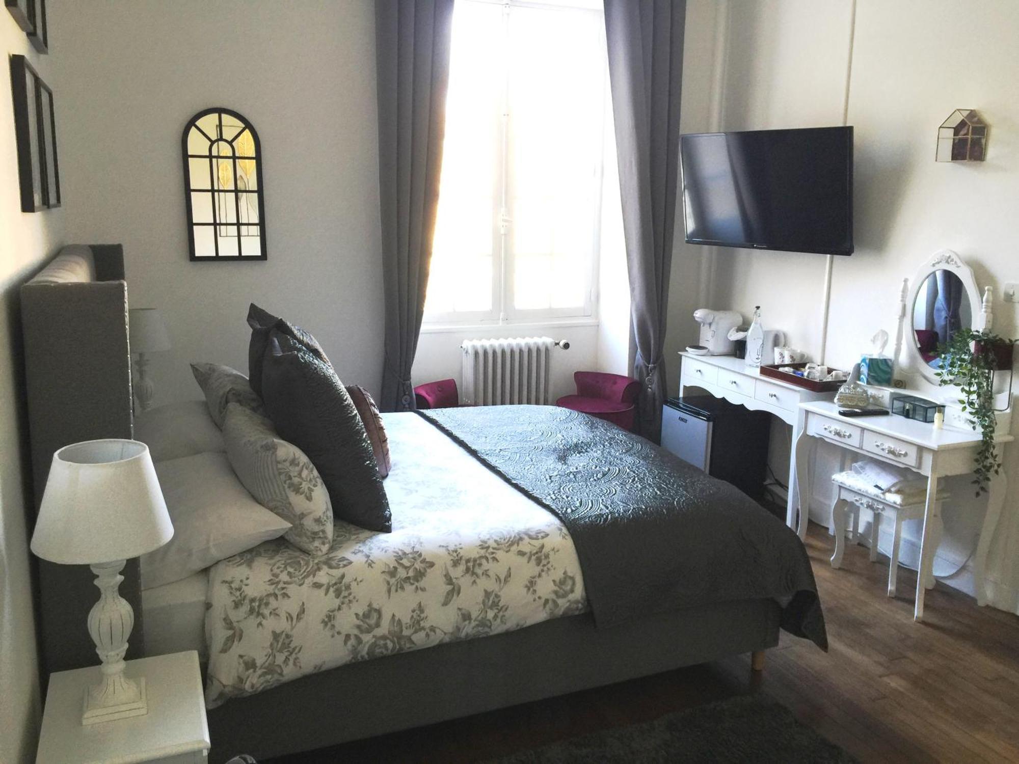 Vue Du Chateau D'Excideuil En Chambres الغرفة الصورة